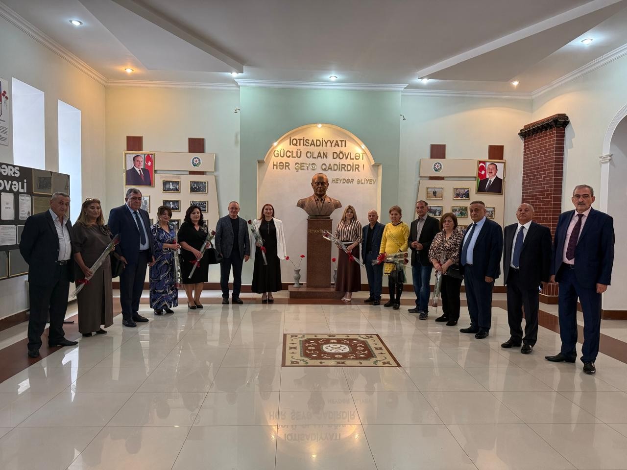 ADAU məzunları 34 ildən sonra eyni auditoriyada - FOTOLAR